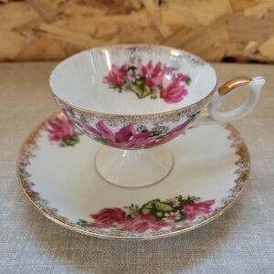 Enesco Pink and Gold Floral Teacup and Saucer Set(T18)